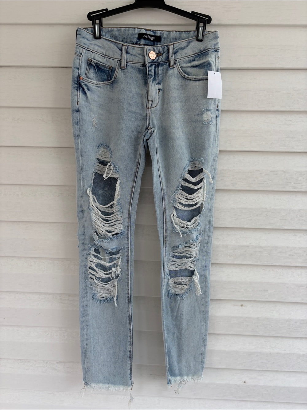 NWT Refuge Light Wash Distressed Skinny Jeans Ripped Raw Hem